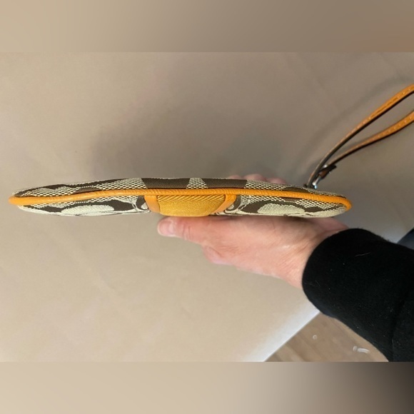 Corner Zip Wristlet In Signature Canvas With Stripe - Picture 4 of 4